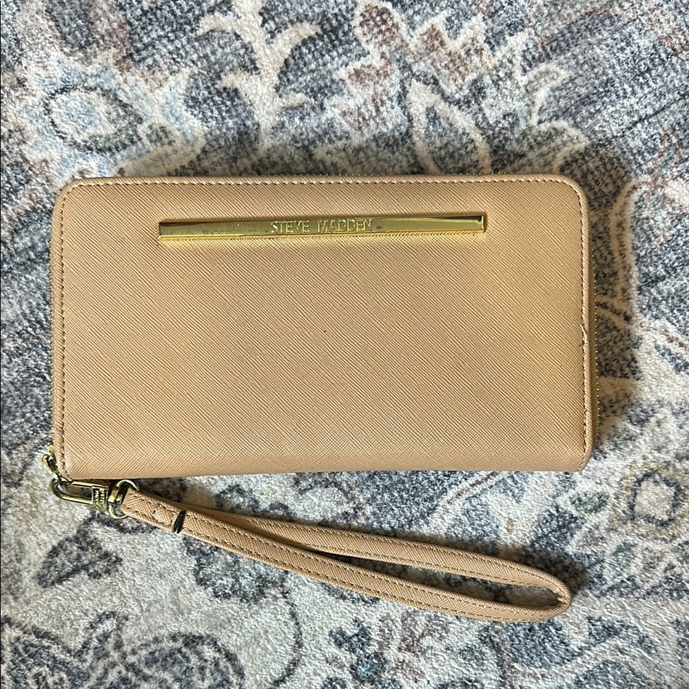 Steve Madden Beige Wristlet Clutch
